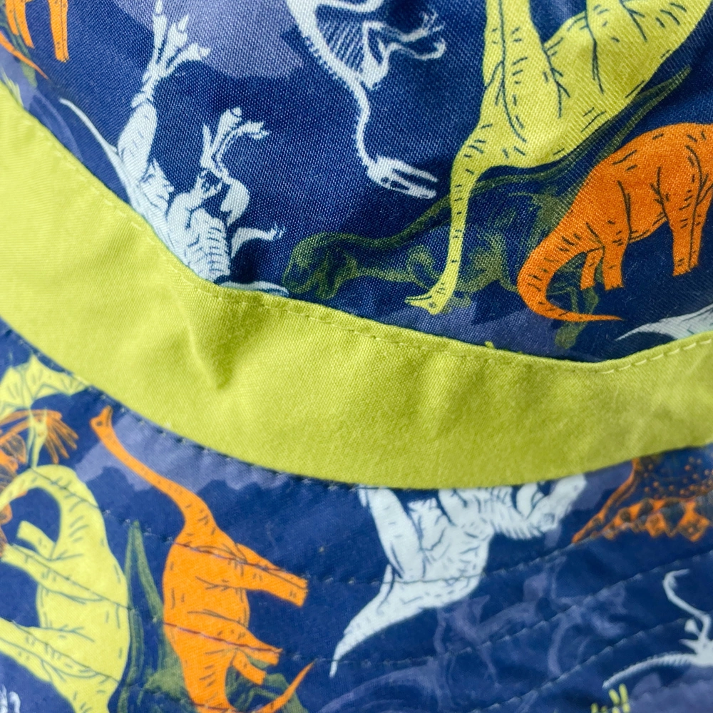 czapeczka dinozaury zielony zoom.jpg