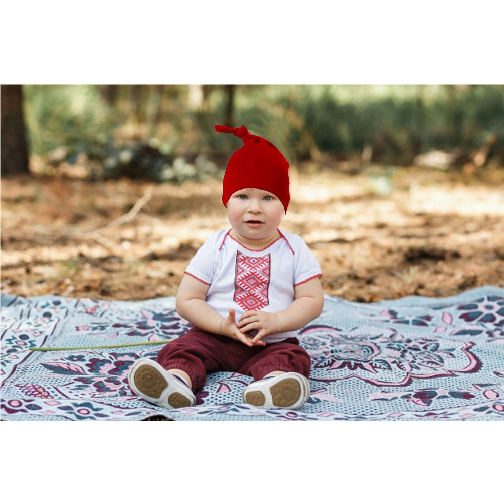 chłopiec na trawie.jpg